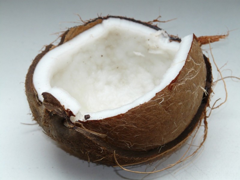 Are you pursuing a healthy lifestyle? Then try coconut oil!