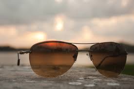 Jak okulary przeciwsłoneczne niszczą wzrok i zdrowie?