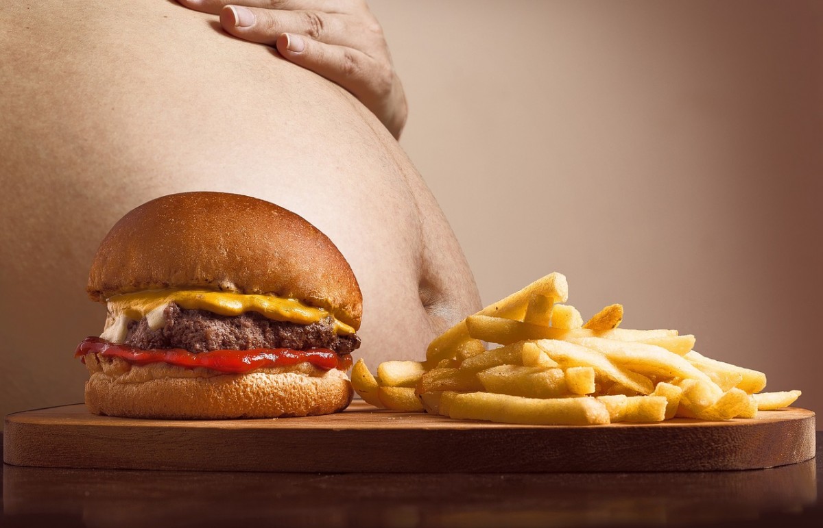 Syrop glukozowo-fruktozowy – główna przyczyna otyłości.
